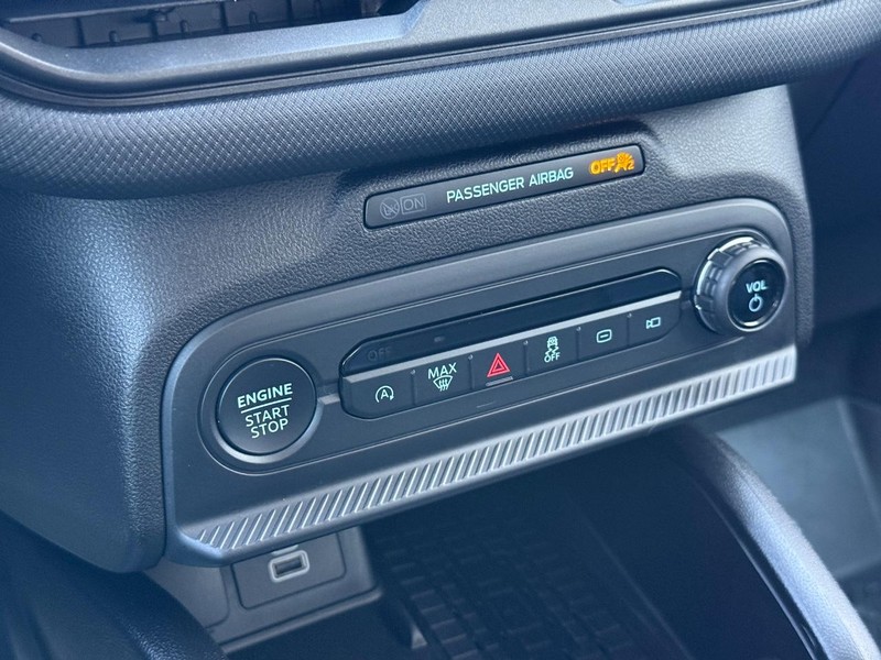 Ford Bronco Sport Vehicle Full-screen Gallery Image 18