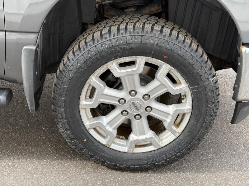 Nissan Titan XD Vehicle Full-screen Gallery Image 7