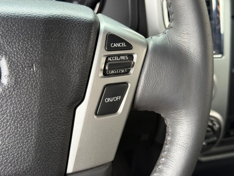 Nissan Titan XD Vehicle Full-screen Gallery Image 16