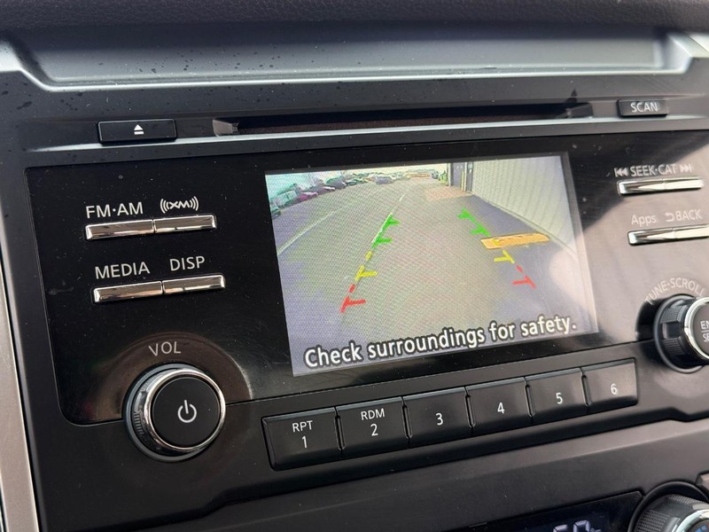 Nissan Titan XD Vehicle Full-screen Gallery Image 18