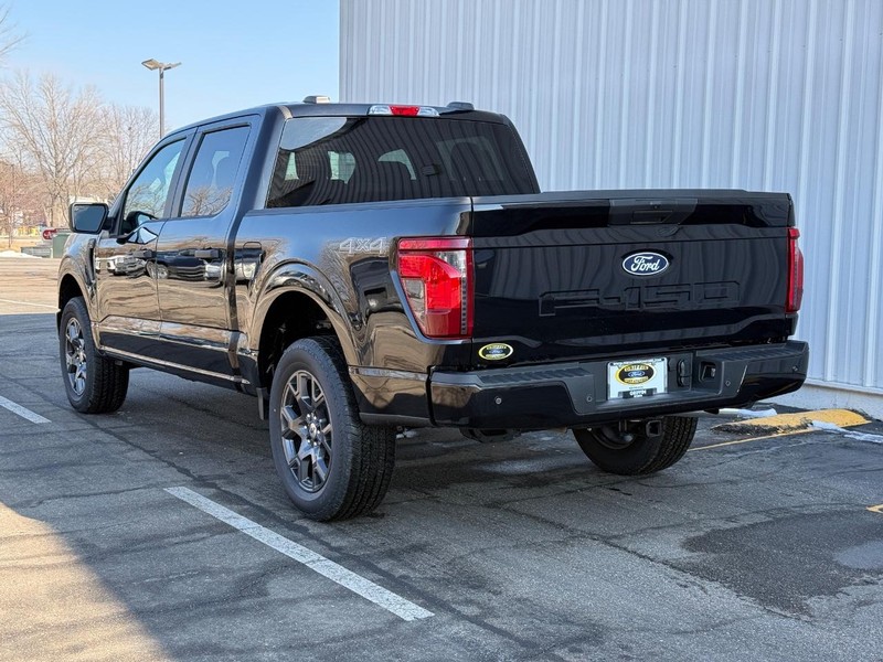 Ford F-150 Vehicle Full-screen Gallery Image 3