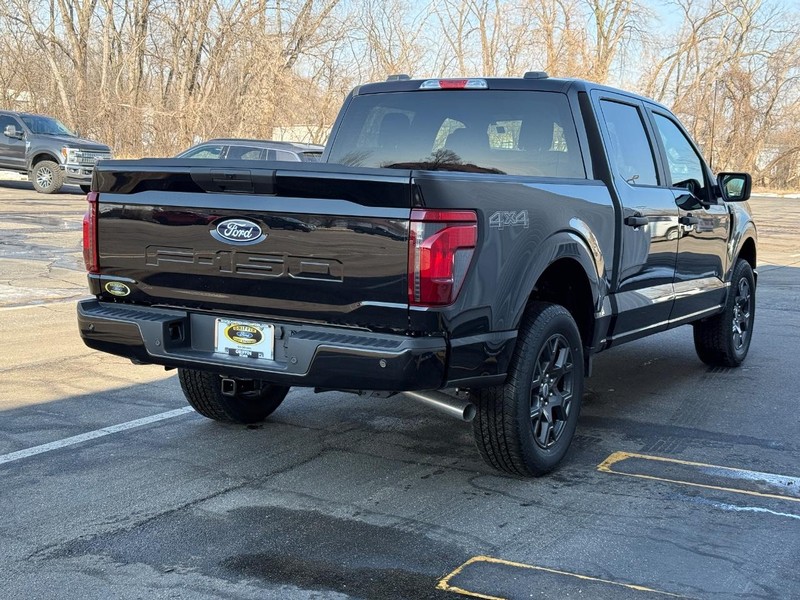 Ford F-150 Vehicle Full-screen Gallery Image 5