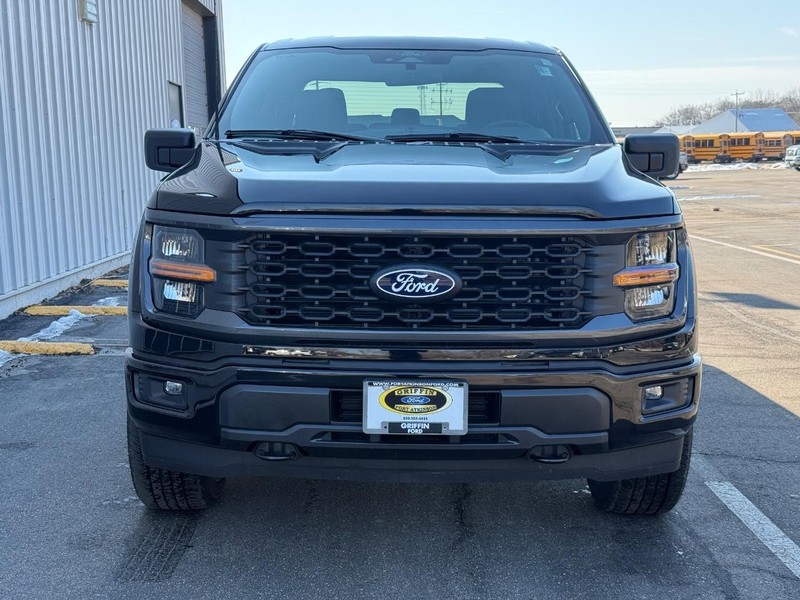 Ford F-150 Vehicle Full-screen Gallery Image 8