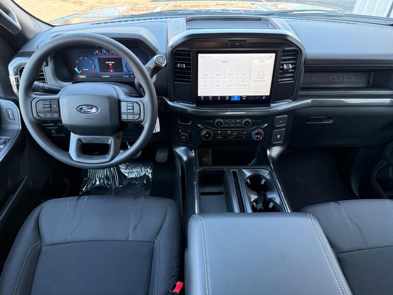 Ford F-150 Vehicle Full-screen Gallery Image 9