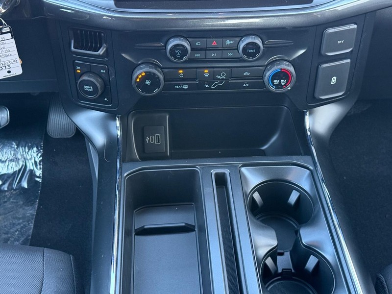 Ford F-150 Vehicle Full-screen Gallery Image 11