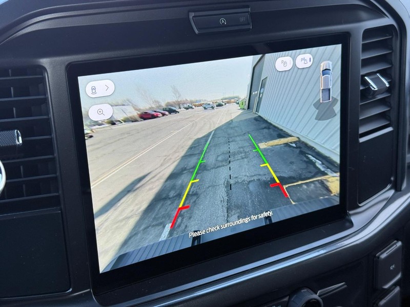 Ford F-150 Vehicle Full-screen Gallery Image 17