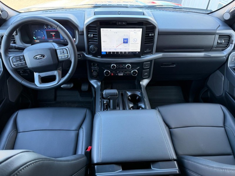 Ford F-150 Vehicle Full-screen Gallery Image 10