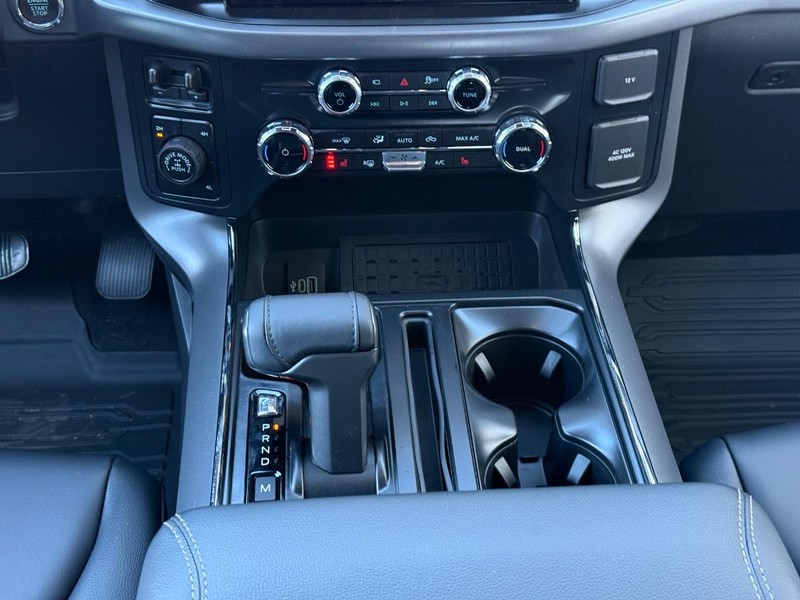 Ford F-150 Vehicle Full-screen Gallery Image 12