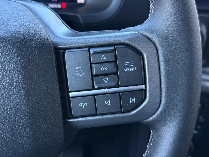 Ford F-150 Vehicle Full-screen Gallery Image 16