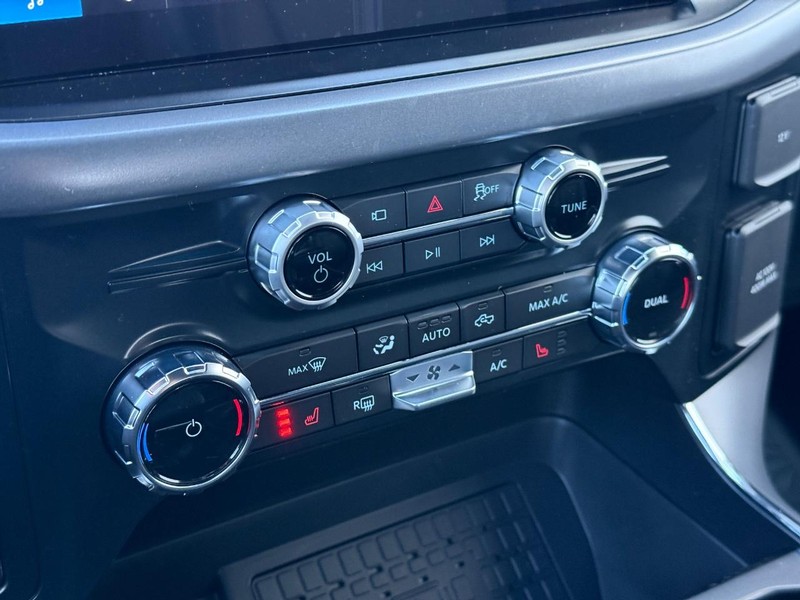 Ford F-150 Vehicle Full-screen Gallery Image 19