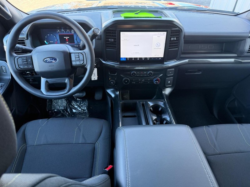 Ford F-150 Vehicle Full-screen Gallery Image 10