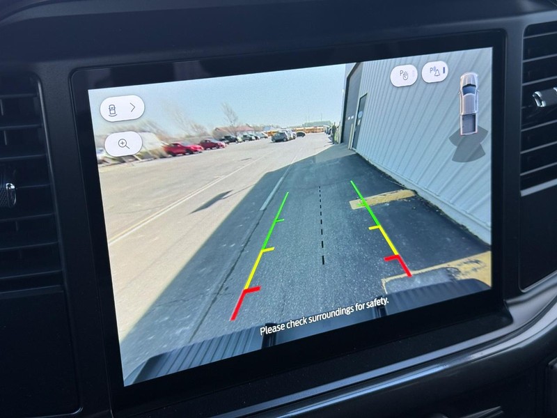 Ford F-150 Vehicle Full-screen Gallery Image 18