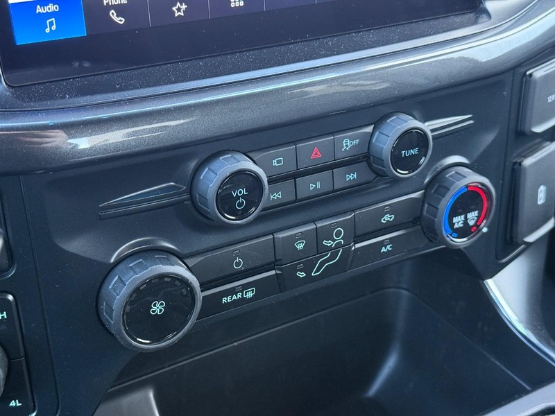 Ford F-150 Vehicle Full-screen Gallery Image 19