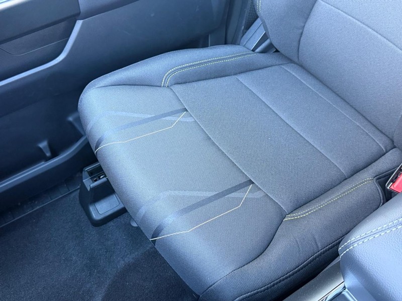 Ford F-150 Vehicle Full-screen Gallery Image 21