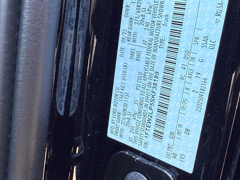 Ford F-150 Vehicle Full-screen Gallery Image 22