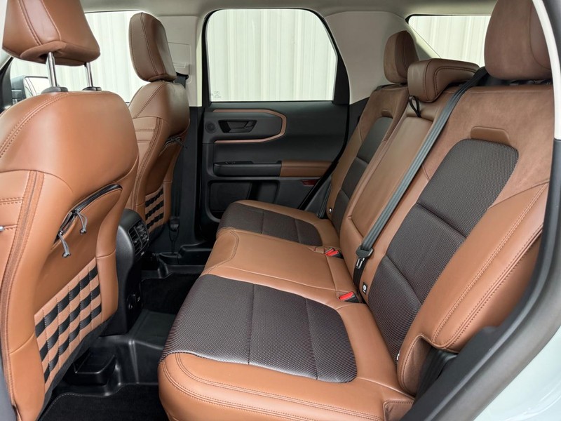 Ford Bronco Sport Vehicle Full-screen Gallery Image 9