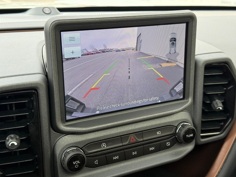 Ford Bronco Sport Vehicle Full-screen Gallery Image 18