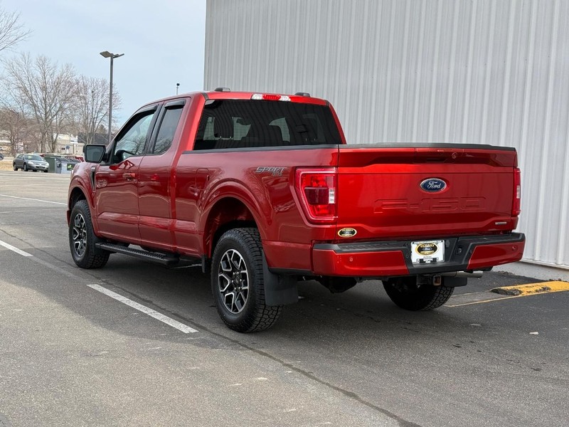Ford F-150 Vehicle Full-screen Gallery Image 3