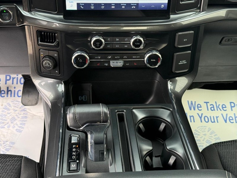 Ford F-150 Vehicle Full-screen Gallery Image 12