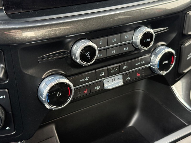 Ford F-150 Vehicle Full-screen Gallery Image 19