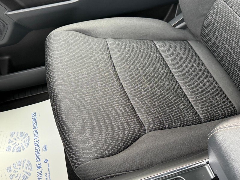 Ford F-150 Vehicle Full-screen Gallery Image 21