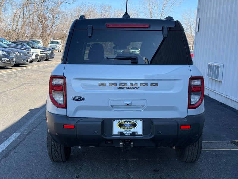 Ford Bronco Sport Vehicle Full-screen Gallery Image 4