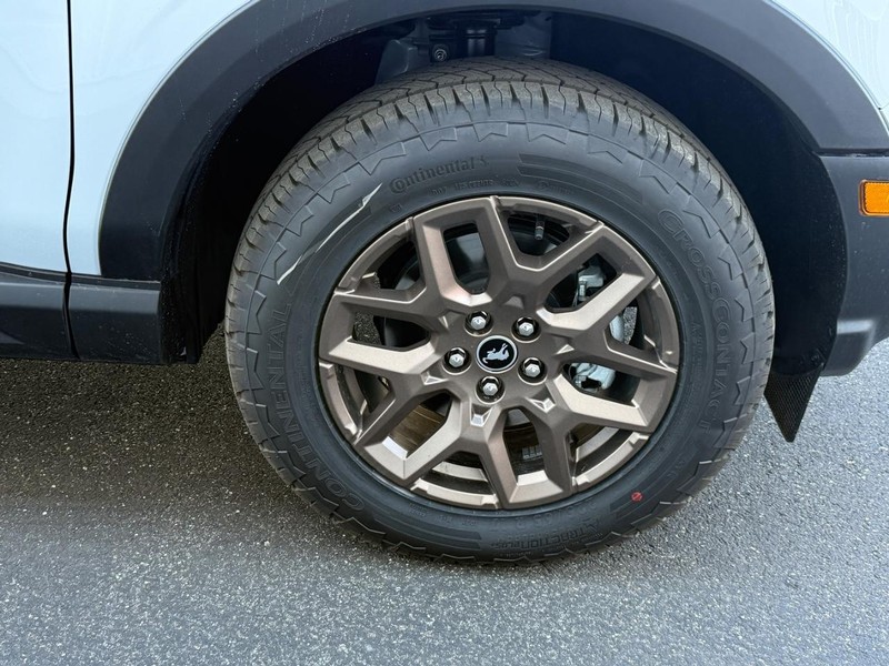 Ford Bronco Sport Vehicle Full-screen Gallery Image 6