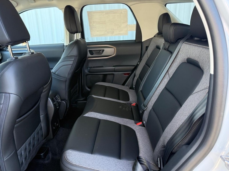 Ford Bronco Sport Vehicle Full-screen Gallery Image 8