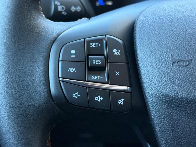 Ford Bronco Sport Vehicle Full-screen Gallery Image 14