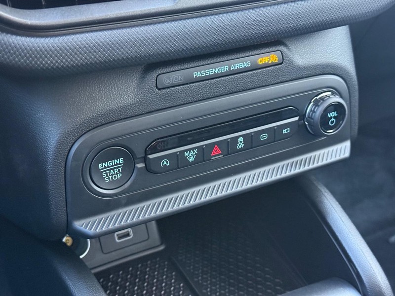 Ford Bronco Sport Vehicle Full-screen Gallery Image 18