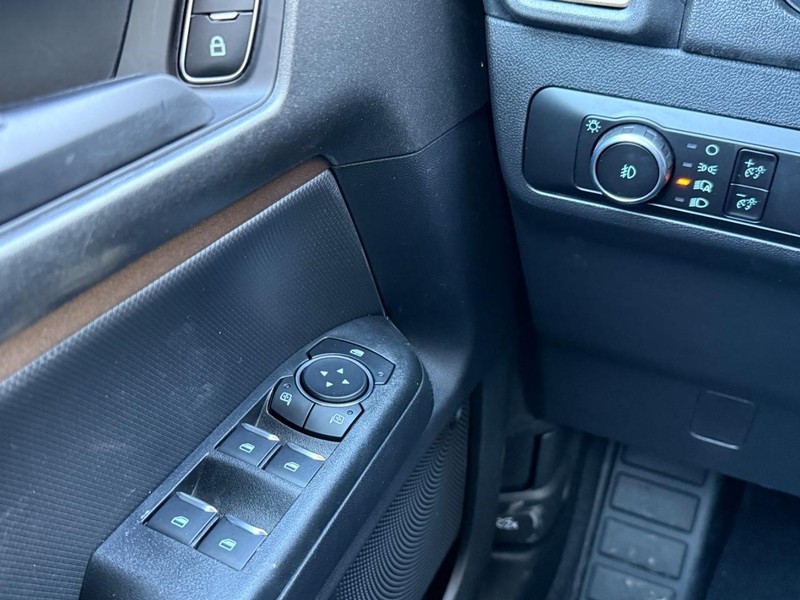 Ford Bronco Sport Vehicle Full-screen Gallery Image 19