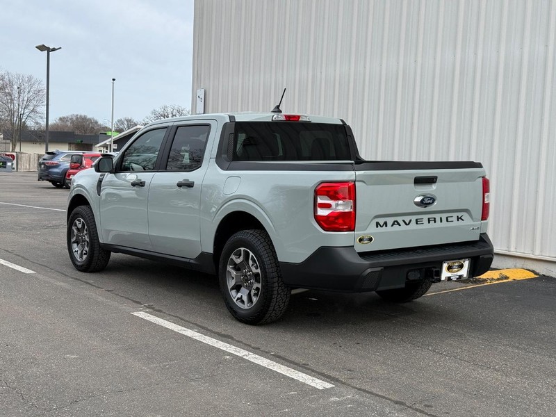 Ford Maverick Vehicle Full-screen Gallery Image 3