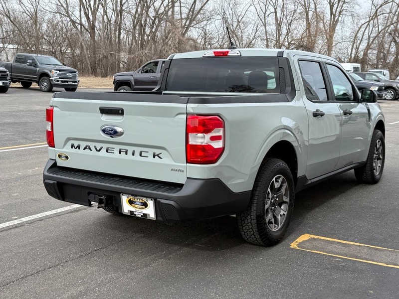 Ford Maverick Vehicle Full-screen Gallery Image 6