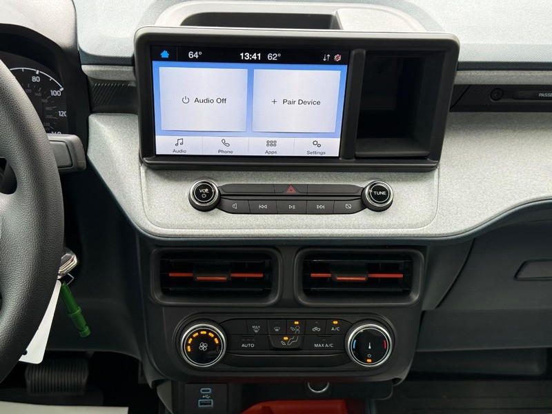 Ford Maverick Vehicle Full-screen Gallery Image 11