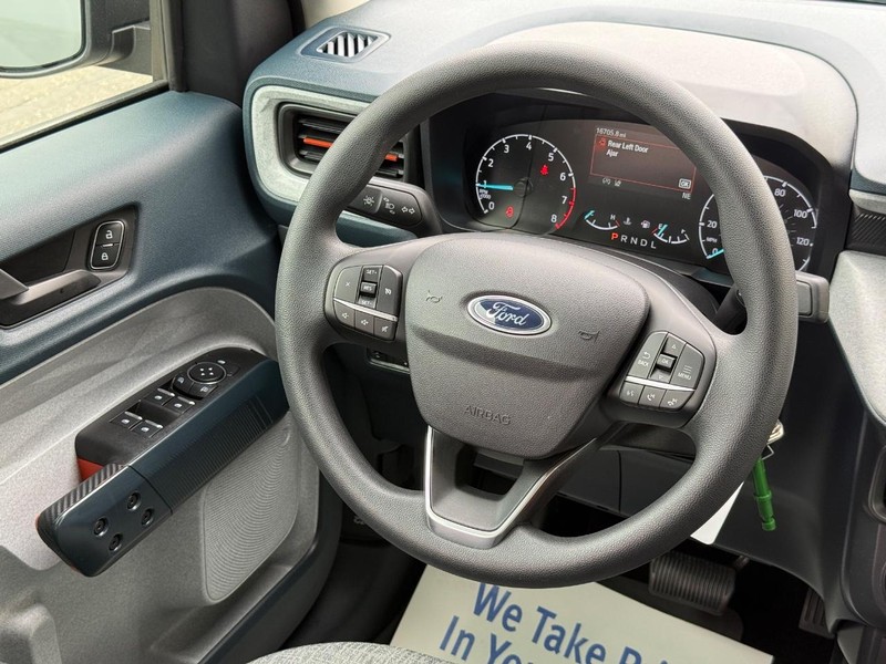 Ford Maverick Vehicle Full-screen Gallery Image 13