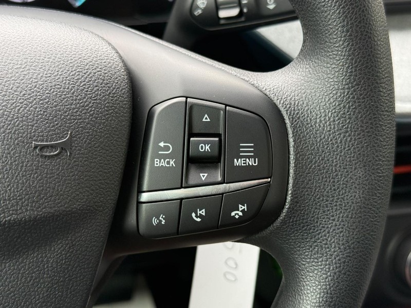 Ford Maverick Vehicle Full-screen Gallery Image 16