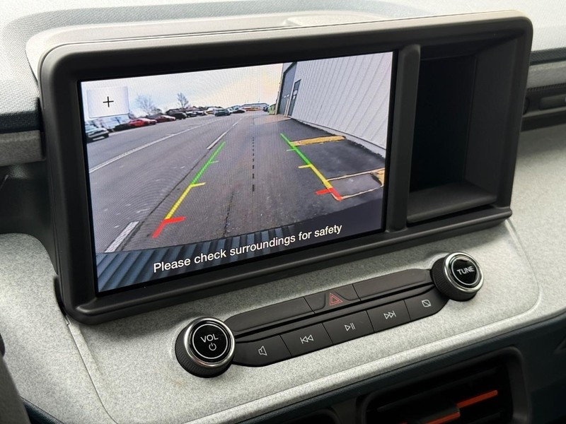 Ford Maverick Vehicle Full-screen Gallery Image 18