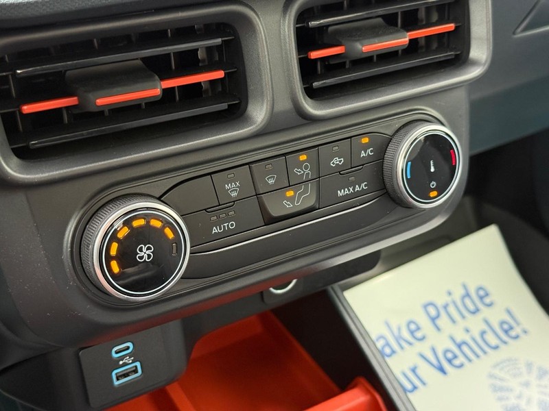 Ford Maverick Vehicle Full-screen Gallery Image 19