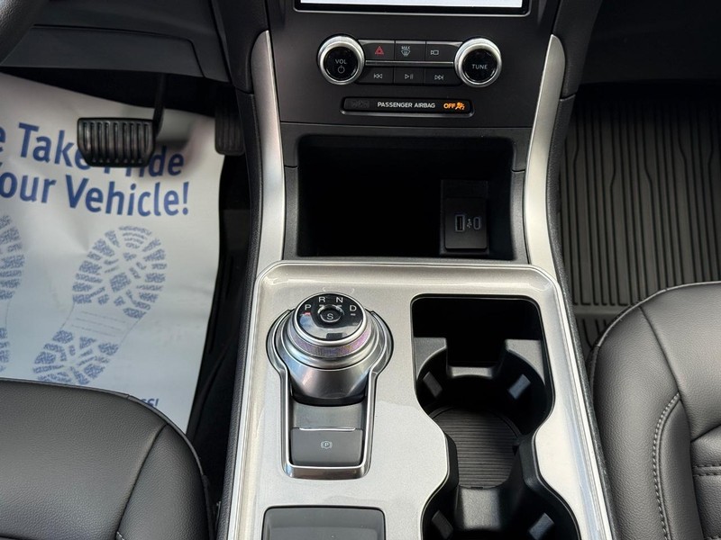 Ford Edge Vehicle Full-screen Gallery Image 12