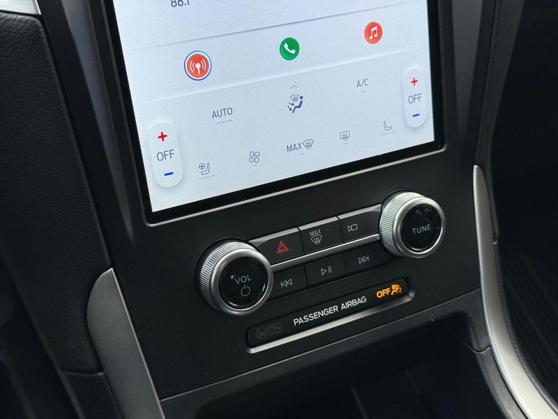 Ford Edge Vehicle Full-screen Gallery Image 19