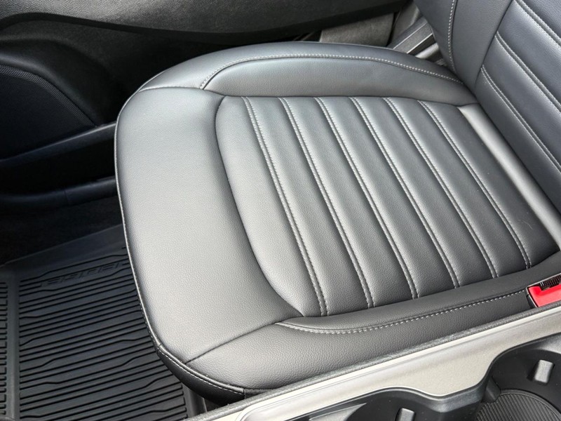 Ford Edge Vehicle Full-screen Gallery Image 21