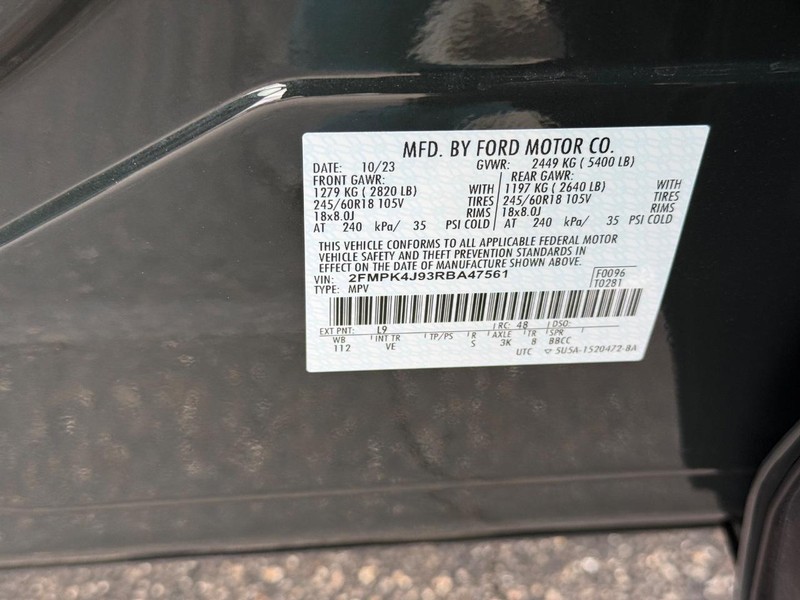 Ford Edge Vehicle Full-screen Gallery Image 22