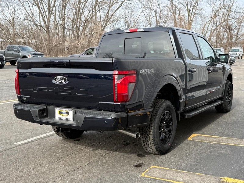 Ford F-150 Vehicle Full-screen Gallery Image 5