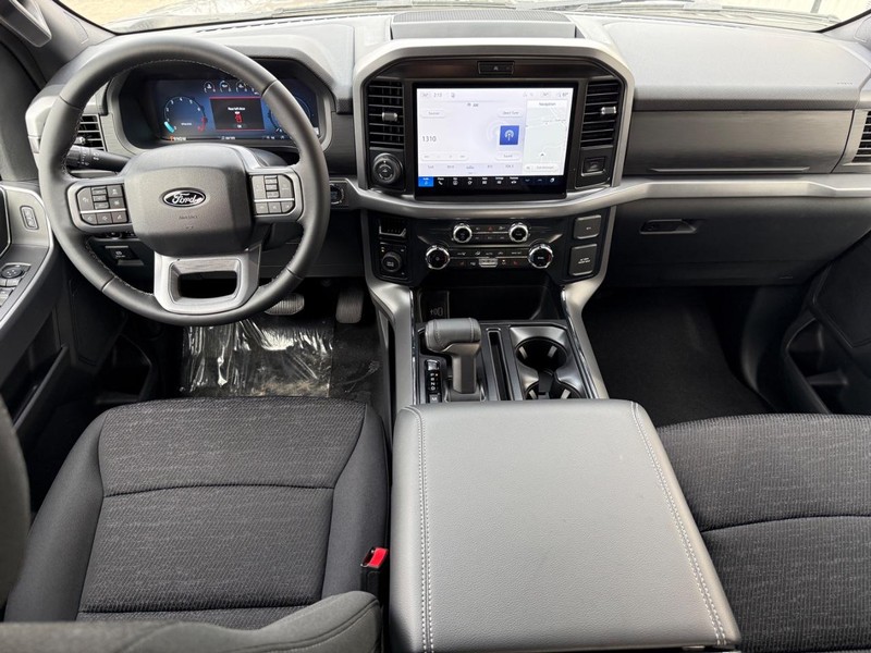 Ford F-150 Vehicle Full-screen Gallery Image 10