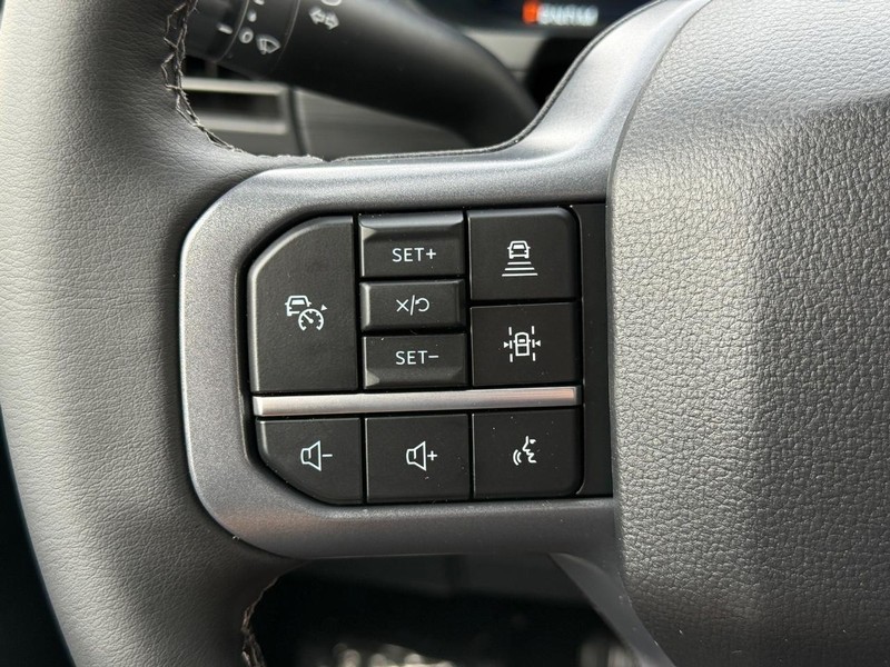 Ford F-150 Vehicle Full-screen Gallery Image 15