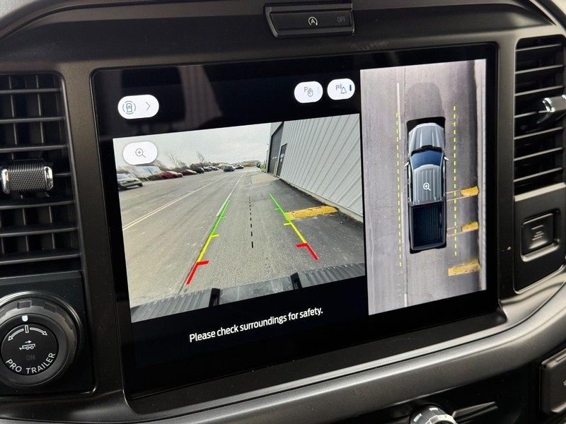 Ford F-150 Vehicle Full-screen Gallery Image 18