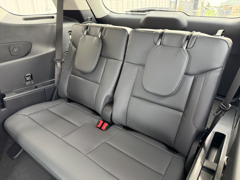 Ford Explorer Vehicle Full-screen Gallery Image 10