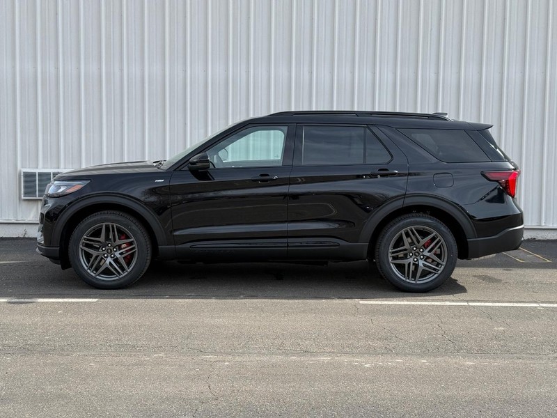 Ford Explorer Vehicle Full-screen Gallery Image 2