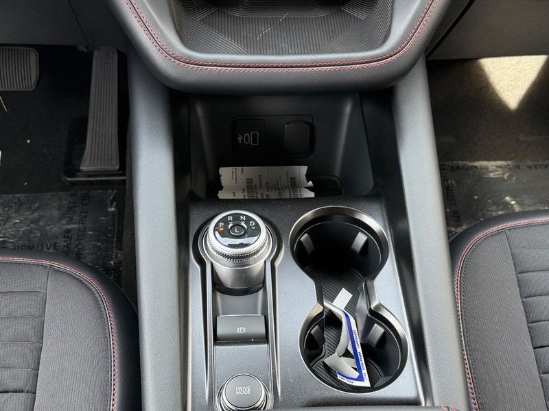 Ford Explorer Vehicle Full-screen Gallery Image 13