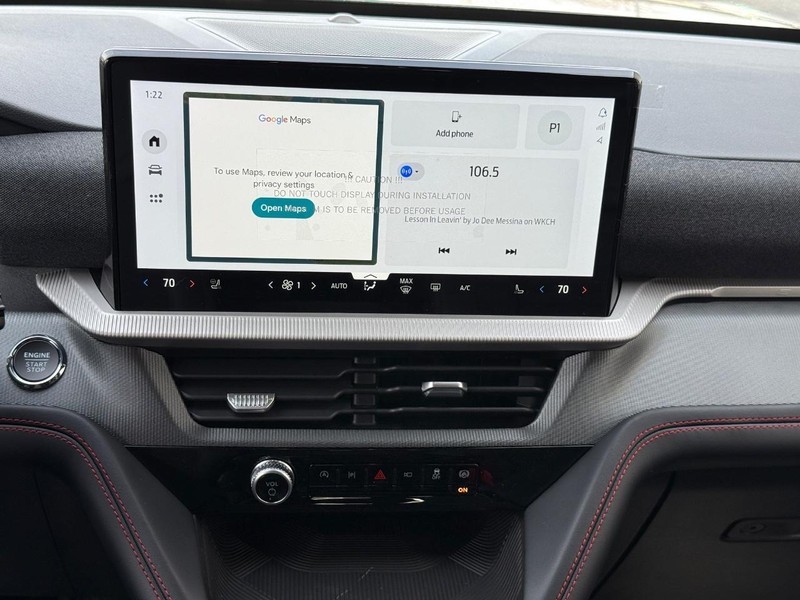 Ford Explorer Vehicle Full-screen Gallery Image 14